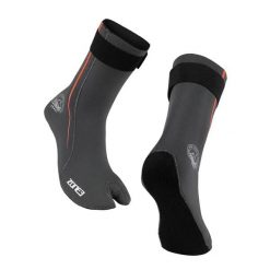 Skarpetki do pływania Zone3 Active-Flex. Czarne skarpetki damskie ZONE3, bez wzorów, z neoprenu. Za 189.99 zł.