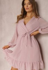 Różowa Sukienka Iphina. Czerwone sukienki damskie Renee, z aplikacjami, z materiału, eleganckie, bez ramiączek. W wyprzedaży za 83.99 zł.