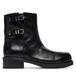 Botki MICHAEL Michael Kors. Czarne botki damskie MICHAEL Michael Kors, bez obcasa, na płaskiej podeszwie, bez zapięcia. Za 959.99 zł.