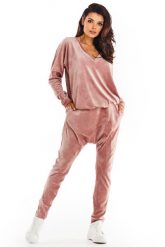 Wygodna Welurowa Bluza z Dekoltem w Szpic - Różowa. Czerwone bluzy damskie Awama, uniwersalny, bez wzorów, z materiału, bez kaptura. Za 182.90 zł.