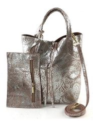 Amara Skórzana torebka "Paisley" w kolorze jasnoróżowym - 23 x 23 x 9 cm rozmiar: onesize. Różowe torebki klasyczne damskie Amara, z materiału, przez ramię, bez dodatków. Za 318.37 zł.