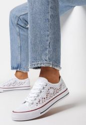 Białe Ażurowe Trampki z Cholewką Przed Kostkę Iilira. Białe trampki damskie Born2be, z aplikacjami, przed kostkę, bez zapięcia. Za 59.99 zł.