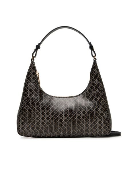 Calvin Klein Torebka Emblem Aop Conv Shoulder Bag LV04F3298G Czarny. Czarne torebki klasyczne damskie Calvin Klein, ze skóry, bez dodatków. Za 289.99 zł.