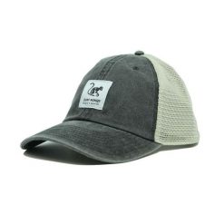 Czapka Trucker - Siatka Płótno - Bawełna / Jeden rozmiar (Czarny). Czarne czapki z daszkiem damskie SURF MONKEY, bez wzorów, z bawełny. Za 159.95 zł.