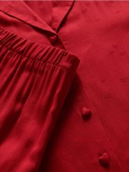 Dwuczęściowa piżama z wiskozy - czerwony. Czerwone piżamy damskie Reserved, bez wzorów, z wiskozy, bez ramiączek. W wyprzedaży za 99.99 zł.