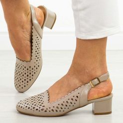 Czarne Czółenka na Słupku Ozdobione Paskiem Wokół Kostki Karsedi. Czarne czółenka damskie Renee, bez wzorów, bez obcasa, na słupku. W wyprzedaży za 71.99 zł.