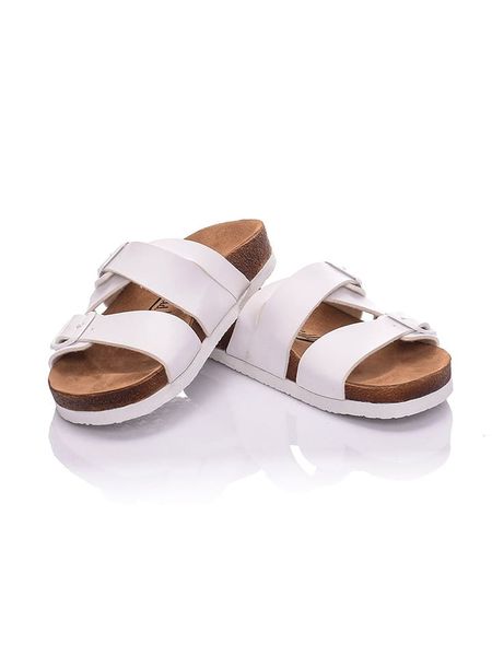 Moosefield Skórzane klapki w kolorze białym rozmiar: 41. Białe klapki damskie Moosefield, bez wzorów, z otwartym noskiem, bez obcasa, bez zapięcia. Za 167.28 zł.