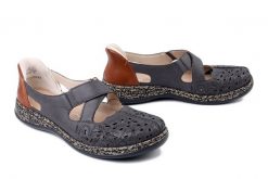 RIEKER 46352-45 grey, półbuty letnie damskie. Szare półbuty damskie Rieker, na lato, w ażurowe wzory, bez obcasa, bez zapięcia. Za 359.90 zł.