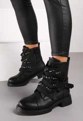 Czarne Botki w Streetwearowym Stylu Ozdobione Nitami i Naszywką Lirelina. Czarne botki damskie Renee, z jeansu, rockowe, bez obcasa, na obcasie, bez zapięcia. Za 149.99 zł.