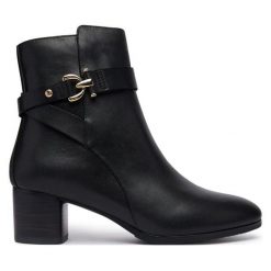 Botki Pikolinos. Czarne botki damskie Pikolinos, bez obcasa, na słupku, bez zapięcia. Za 759.99 zł.