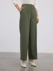 BGN Spodnie w kolorze zielonym rozmiar: 38. Zielone spodnie materiałowe damskie BGN, bez wzorów, z materiału. Za 131.12 zł.