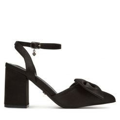 Czółenka DeeZee. Czarne czółenka damskie DeeZee, bez wzorów, bez obcasa. Za 129.99 zł.