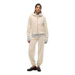 Damska bluza z kapturem zapinana na zamek Superdry Logo Essential. Brązowe bluzy damskie Superdry, bez wzorów, z kapturem. Za 326.95 zł.