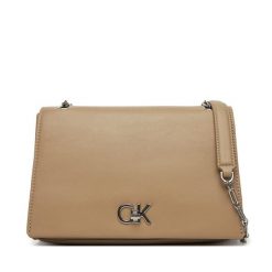 Torebka Calvin Klein. Brązowe torebki wieczorowe damskie Calvin Klein, bez wzorów, bez dodatków. Za 349.99 zł.