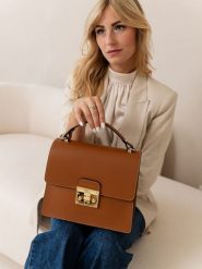 Lia Biassoni Skórzana torebka w kolorze jasnobrązowym - 27 x 24 x 8 cm rozmiar: onesize. Brązowe torebki klasyczne damskie Lia Biassoni, z materiału, przez ramię, bez dodatków. Za 304.99 zł.