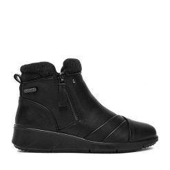 Botki Go Soft. Czarne botki damskie GO SOFT, bez obcasa, na płaskiej podeszwie, bez zapięcia. Za 179.99 zł.