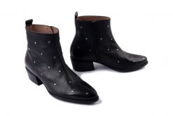 WONDERS D-2002 negro, botki damskie. Czarne botki damskie Wonders, bez obcasa, bez zapięcia. Za 769.90 zł.