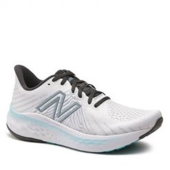 Buty do biegania damskie New Balance WVNGOCW5. Białe obuwie sportowe damskie New Balance, z materiału, bez zapięcia, do biegania. Za 612.00 zł.