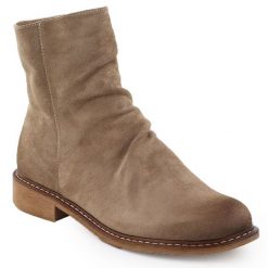 Botki zamszowe damskie marszczone brązowe Potocki Z25-SZ12716. Brązowe botki damskie POTOCKI, ze skóry ekologicznej, eleganckie, bez obcasa, bez zapięcia. Za 189.99 zł.