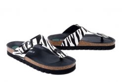 DR. BRINKMANN 700908-00 zebra, klapki japonki damskie. Białe klapki damskie Dr. Brinkmann, bez wzorów, bez obcasa, bez zapięcia. Za 229.42 zł.