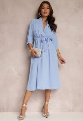Jasnoniebieska Sukienka Canopis. Niebieskie sukienki damskie Renee, bez wzorów, z materiału, eleganckie, bez ramiączek. W wyprzedaży za 75.99 zł.