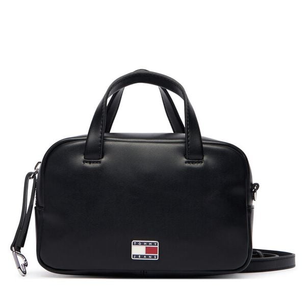 Torebka Tommy Jeans. Czarne torebki klasyczne damskie Tommy Jeans, z jeansu, bez dodatków. Za 529.99 zł.