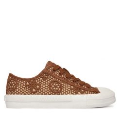Trampki Guess. Brązowe trampki damskie Guess, z aplikacjami, bez zapięcia. Za 419.99 zł.