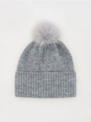 Czapka beanie z pomponem - jasnoszary. Szare czapki damskie Reserved, bez wzorów. W wyprzedaży za 19.99 zł.