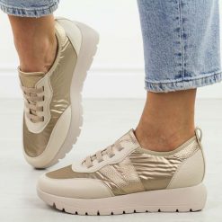 Złote skórzane sneakersy damskie Vinceza 58510. Żółte obuwie sportowe damskie VINCEZA, na jesień, z jeansu, bez zapięcia. Za 219.00 zł.