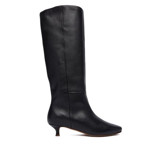 Kozaki Balagan. Czarne kozaki damskie BALAGAN, bez obcasa, na szpilce, bez zapięcia. Za 639.99 zł.