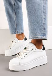 Biało-Czarne Sneakersy na Platformie z Zawieszkami na Sznurowadłach Druilla. Białe obuwie sportowe damskie Born2be, bez zapięcia. Za 109.99 zł.