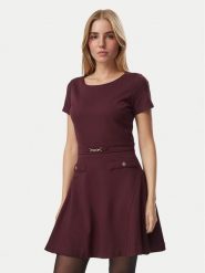 Guess Sukienka koktajlowa W6BK38 K6210 Fioletowy Regular Fit. Fioletowe sukienki damskie Guess, z aplikacjami, z syntetyku, bez ramiączek. Za 445.99 zł.