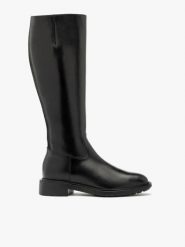 Eleganckie czarne kozaki damskie. Czarne kozaki damskie Ryłko, z gumy, z okrągłym noskiem, bez obcasa, na obcasie, bez zapięcia. Za 699.99 zł.