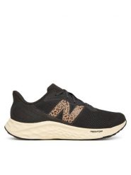 New Balance Buty do biegania Arishi WARISIK4 Czarny. Czarne obuwie sportowe damskie New Balance, z materiału, bez zapięcia, do biegania. Za 349.99 zł.