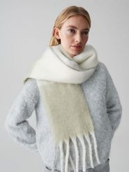 OPUS Szal w kolorze miętowo-kremowym rozmiar: onesize. Zielone szaliki damskie Opus, bez wzorów, z materiału. Za 86.99 zł.