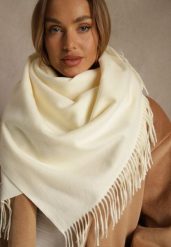 Jasnobeżowy Bawełniano-Wiskozowy Szalik w Kształcie Trójkąta z Frędzlami Vetisara. Brązowe szaliki damskie Renee, bez wzorów, z bawełny. Za 39.99 zł.