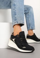 Czarne Sneakersy na Koturnie z Ozdobnymi Wstawkami Cedera. Czarne obuwie sportowe damskie Born2be, na lato, z jeansu, bez zapięcia. Za 109.99 zł.