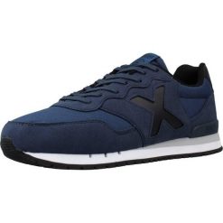 Tenisówki Munich Model Dash 104 Kolor Niebieski. Niebieskie trampki damskie munich, bez wzorów, z materiału, bez zapięcia. Za 305.10 zł.