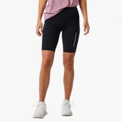 Krótkie legginsy treningowe damskie Swedemount Core Pocket Tights szybkoschnące. Czarne legginsy damskie SWEDEMOUNT, bez wzorów, z tkaniny. W wyprzedaży za 95.00 zł.