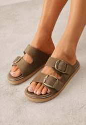 Zielone Klapki VICES z Dwoma Paskami i Metalicznymi Klamrami Kaliniassi. Brązowe klapki damskie Born2be, z aplikacjami, z materiału, z otwartym noskiem, bez obcasa, na płaskiej podeszwie, bez zapięcia. Za 99.99 zł.