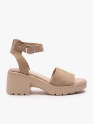 Piaskowe sandały na traperowym spodzie. Brązowe sandały damskie Ryłko, bez wzorów, ze skóry, z okrągłym noskiem, bez obcasa, na obcasie, bez zapięcia. Za 379.99 zł.