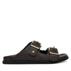 Klapki BOSS. Brązowe klapki damskie Boss, bez wzorów, bez obcasa, bez zapięcia. Za 1,089.00 zł.