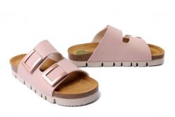 DR. BRINKMANN 700707-42 rosa, klapki damskie. Czerwone klapki damskie Dr. Brinkmann, bez wzorów, bez obcasa, bez zapięcia. Za 199.43 zł.