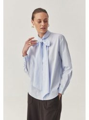 TATUUM Bluzka w kolorze błękitnym rozmiar: 40. Niebieskie bluzki damskie TATUUM, bez wzorów, bez kołnierzyka, bez ramiączek. Za 178.95 zł.