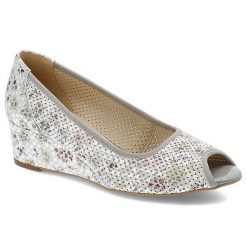 Białe Czółenka Gamis Damskie Buty Eleganckie. Białe czółenka damskie GAMIS, bez wzorów, ze skóry, bez obcasa, na koturnie. Za 199.00 zł.
