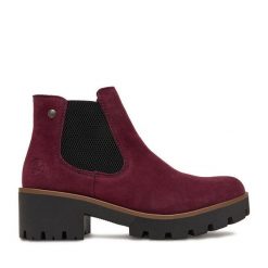 Botki Rieker. Czerwone botki damskie Rieker, bez obcasa, na płaskiej podeszwie, bez zapięcia. Za 399.99 zł.