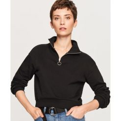 Krótka bluza ze stójką - Czarny. Czarne bluzy damskie Reserved. W wyprzedaży za 34.99 zł.