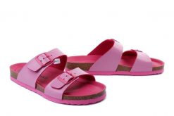 DR. BRINKMANN 700563-43 pink, klapki damskie. Czerwone klapki damskie Dr. Brinkmann, bez wzorów, bez obcasa, bez zapięcia. Za 184.90 zł.