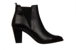 Botki Bayla-161 077 39498 Black 161548, Czarny, Skóra naturalna - 39. Czarne botki damskie Bayla, na zimę, z gumy, eleganckie, za kostkę, bez obcasa, na słupku, bez zapięcia. W wyprzedaży za 224.10 zł.