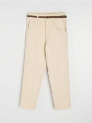 Jeansy mom paperbag z wysokim stanem - kremowy. Białe jeansy damskie Sinsay, z podwyższonym stanem. Za 69.99 zł.